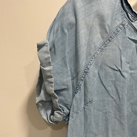 CLOTH & Stone Anthropologie Short SleeveChambray Top size medium - Picture 3 of 8